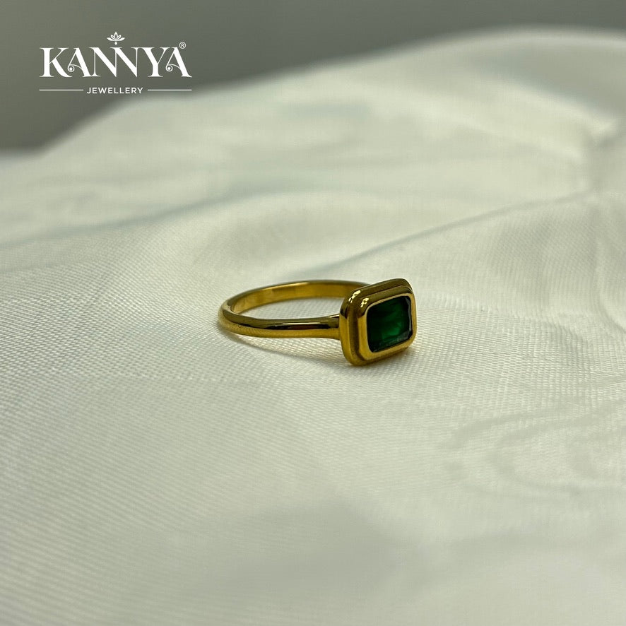 Emerald Aura Ring - Kannya