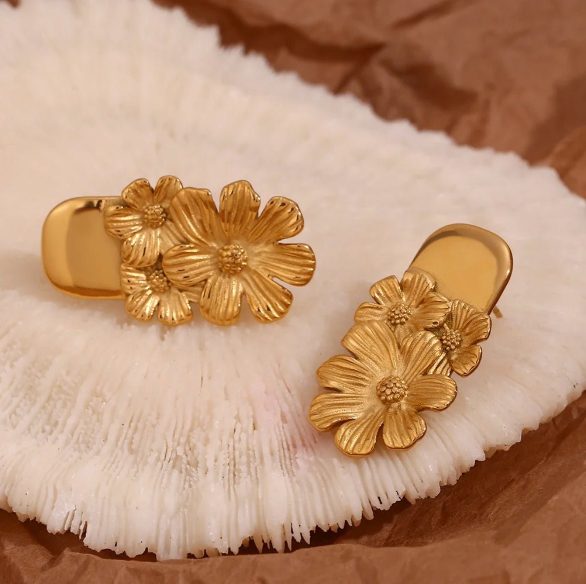 Vintage Engraved Flower Earrings - Kannya